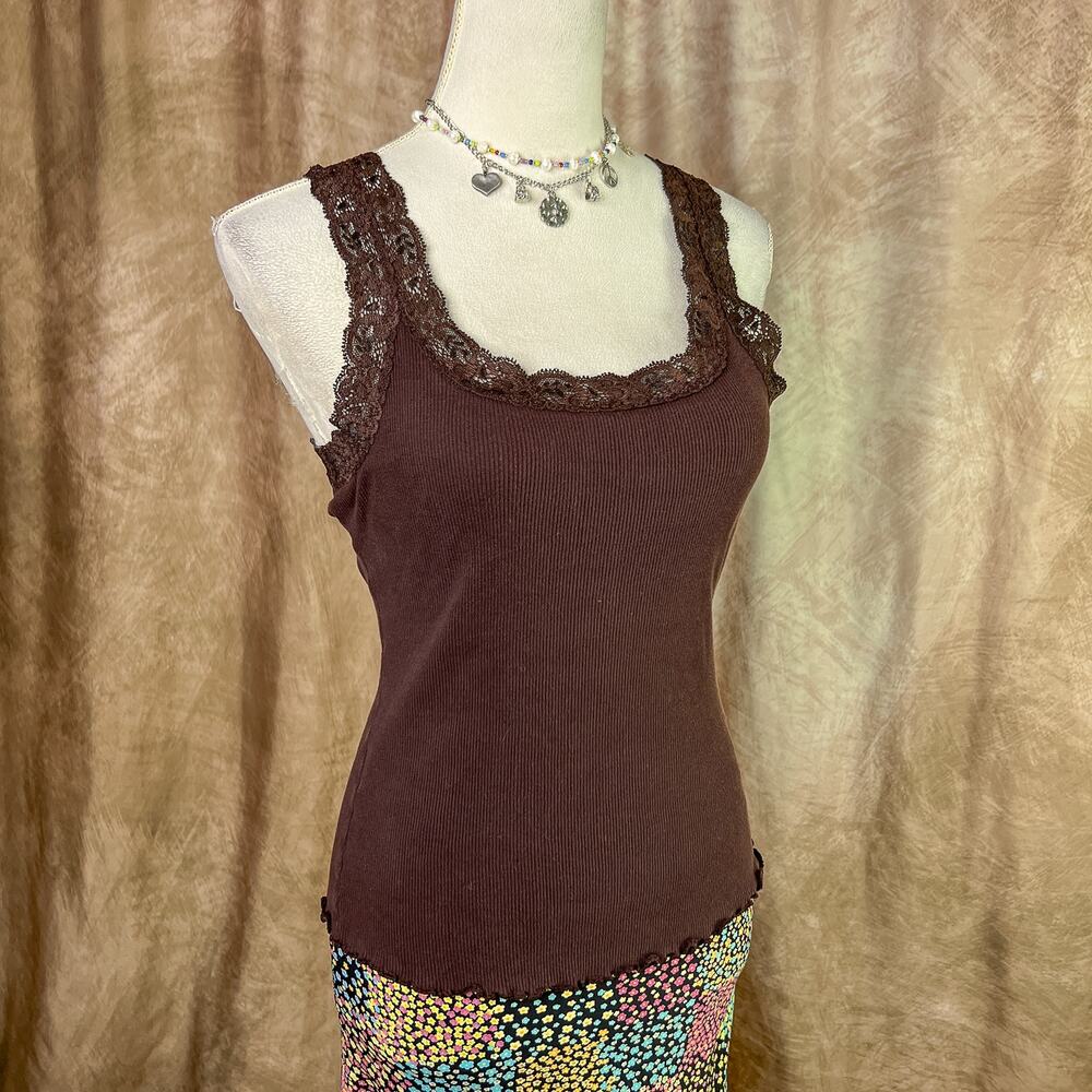 Y2K Lace Ribbed Cami Tank Top Brown Sleeveless Lettuce Hem Indie Euro 2000s Boho